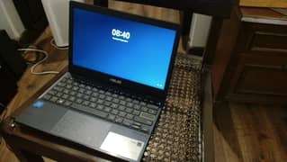 ASUS E210M