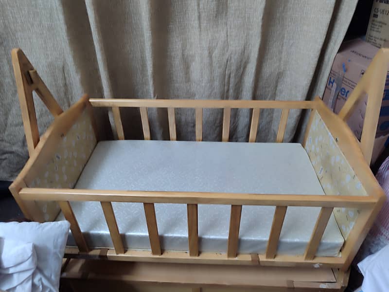 Baby cot 3