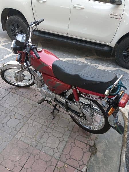 Honda CD 70 new features and services in the best 2