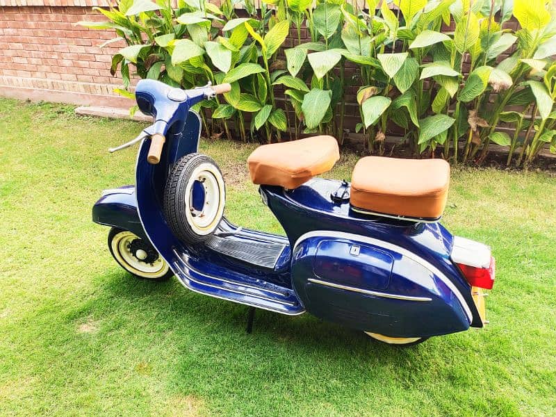 vespa for sale - almost brand new 1