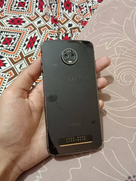 Moto z3 panel change hogaa bsss bakii all okk ha koi fault nahii 0