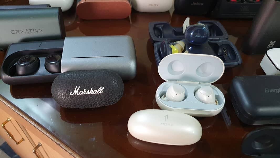 Earbuds sale Lot (Battery week) 1