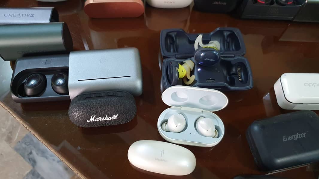 Earbuds sale Lot (Battery week) 3