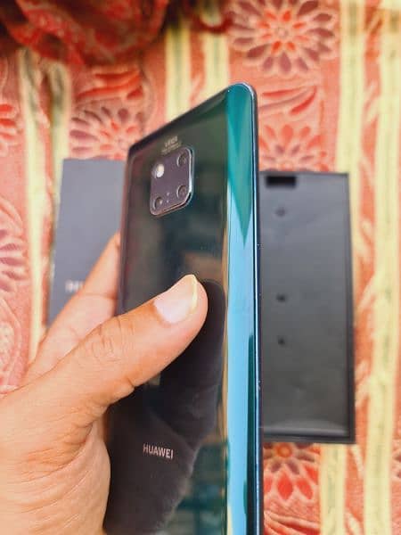 Huawei mate 20 Pro 6/128 Duble sim Official PTA with box, Pubg kinger 3