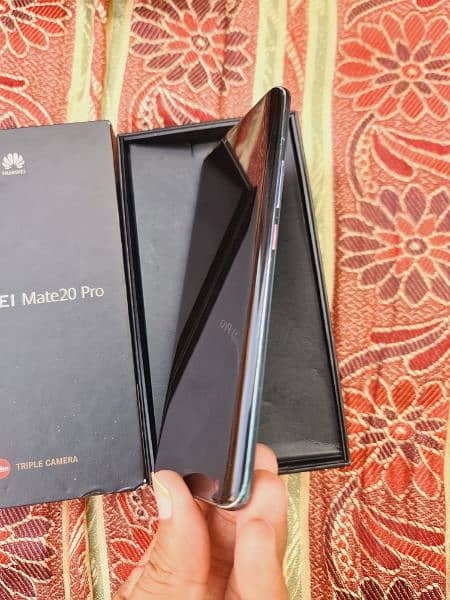 Huawei mate 20 Pro 6/128 Duble sim Official PTA with box, Pubg kinger 4