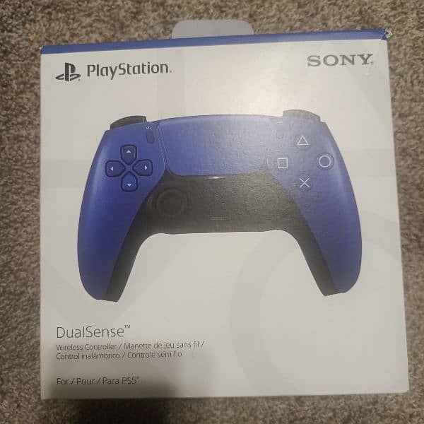 PS5 disc edition 1TB with extra controller brand new 4