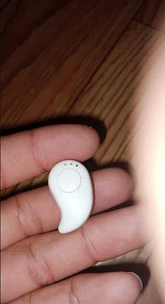 new brand earbud 1