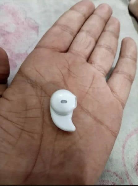 new brand earbud 3