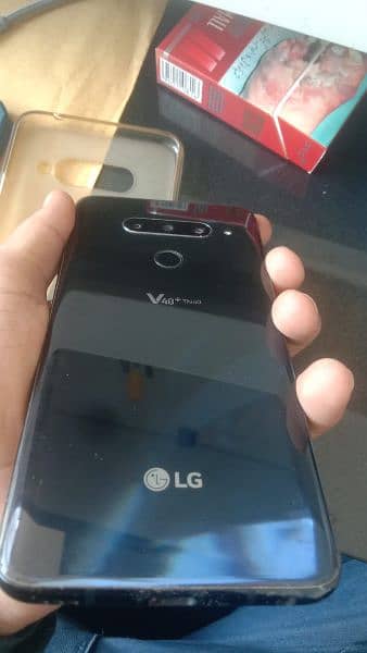 Lg v40 thinq plus. exchange possible 4