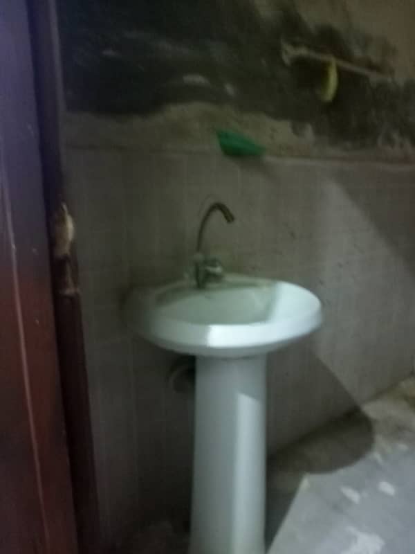 Flat for rent in Johar town for Family and Bachelor (Student + Job holder) brand new type tile floring flat in building lift available silent envoirment 1 bed attach bath Go 4