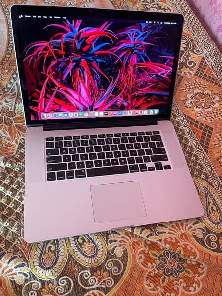 Macbook pro 2013, 15 inch Retina display 0