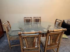 6 seater dining set in good condition for sale