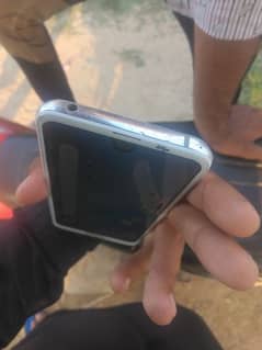 half panel ka masla hai aqua r2 bakaya mobile ok hai non PTA