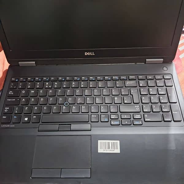 dell latitude 5570 i7-6th 16 GB RAM and 256 SSD 2 GB graphic card 8