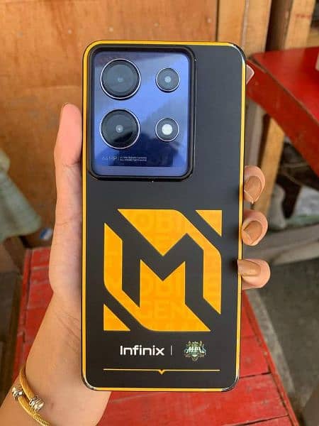 infinix note 30 8+8 256gb complete box with all accessorie in warranty 2