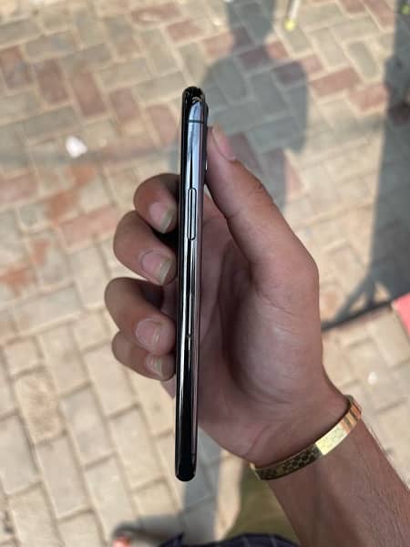 IPHONE 11PRO 256GB PTA APPROVED 1