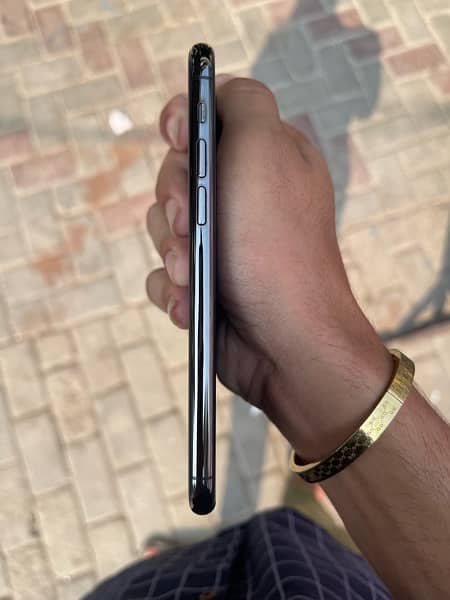 IPHONE 11PRO 256GB PTA APPROVED 2