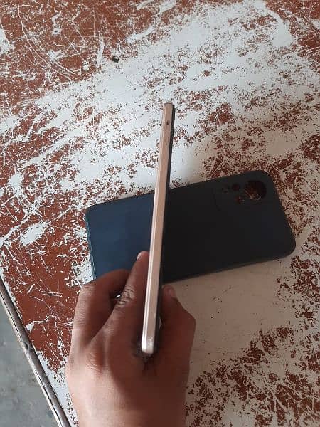 Infinix note 12 6/128 with box and charger 4