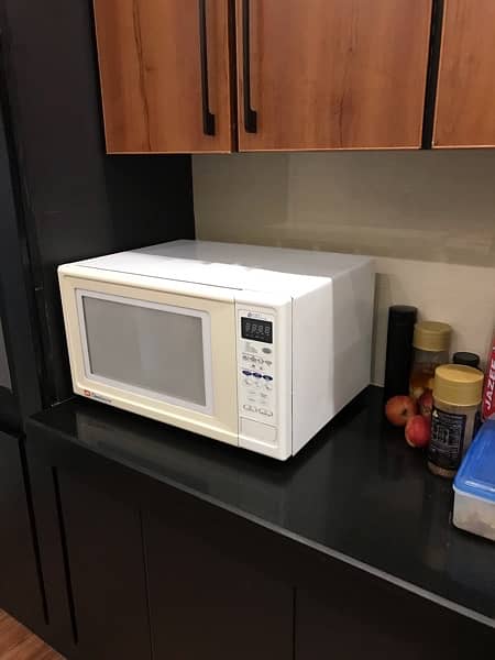 Dawlance Jumbo Full Size Microwave 3