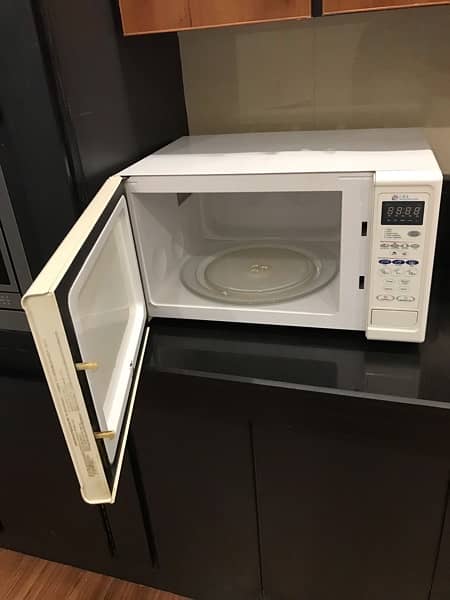 Dawlance Jumbo Full Size Microwave 4