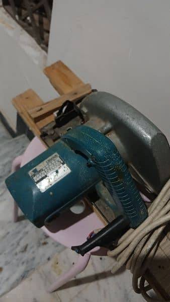 makita electric saw 1