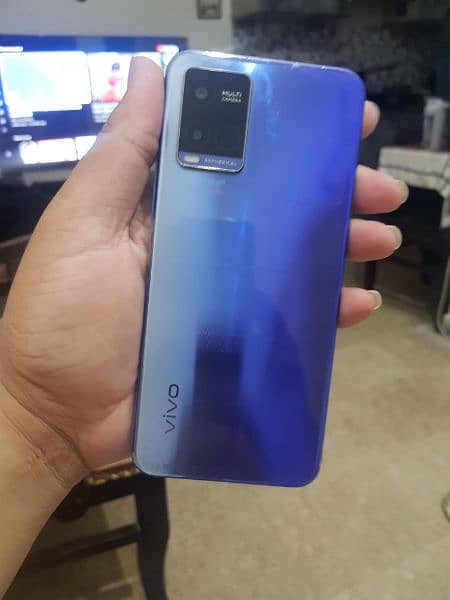 vivo Y21 4