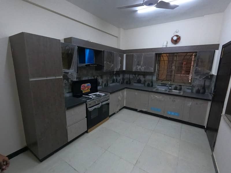 2700 Square Feet Flat In Stunning Askari 5 - Sector J Is Available For Rent 13