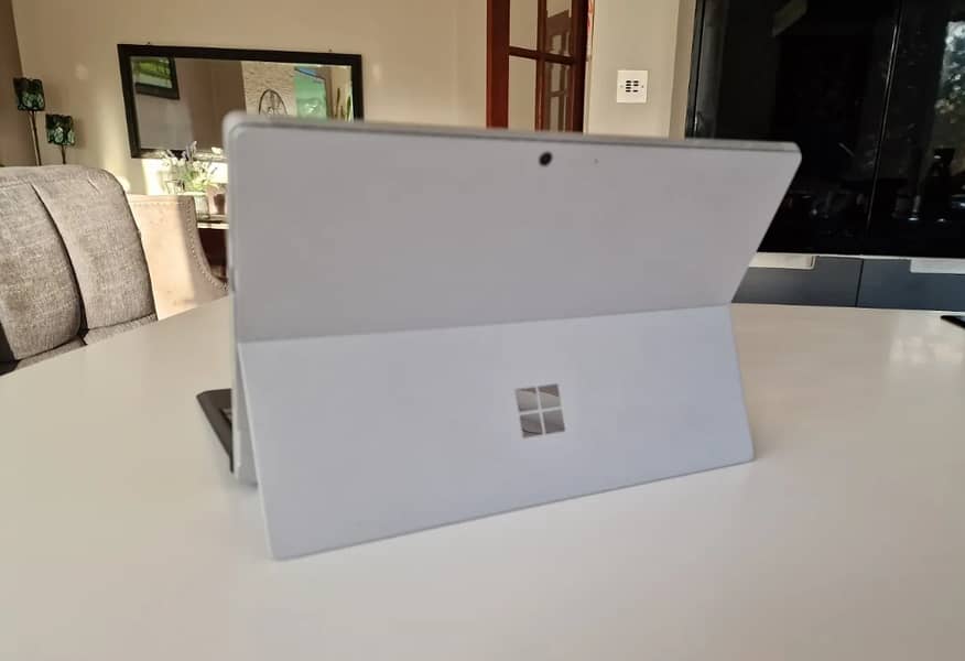 Microsoft Surface Pro 7 Core i5 10th Gen 128GB + Surface Laptop Go 512 1