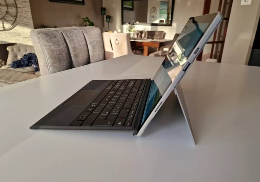 Microsoft Surface Pro 7 Core i5 10th Gen 128GB + Surface Laptop Go 512 2