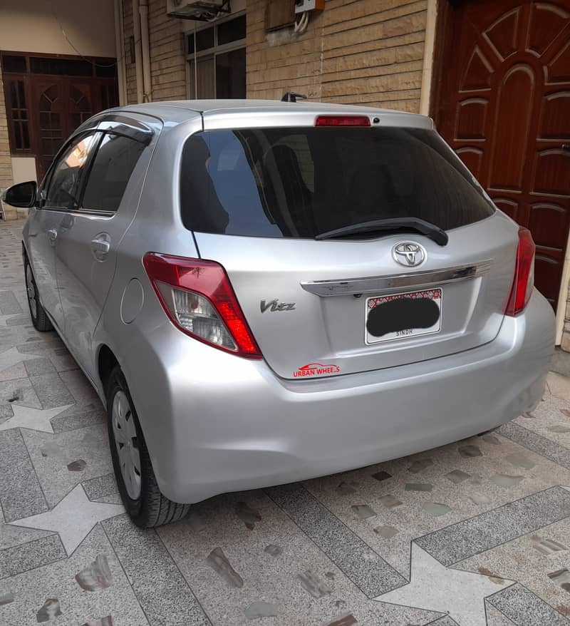 Toyota Vitz 2013 reg 2017 5