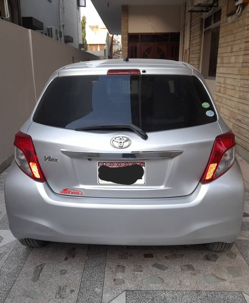 Toyota Vitz 2013 reg 2017 7