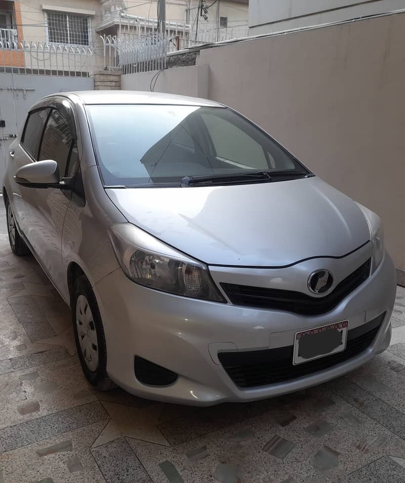 Toyota Vitz 2013 reg 2017 8