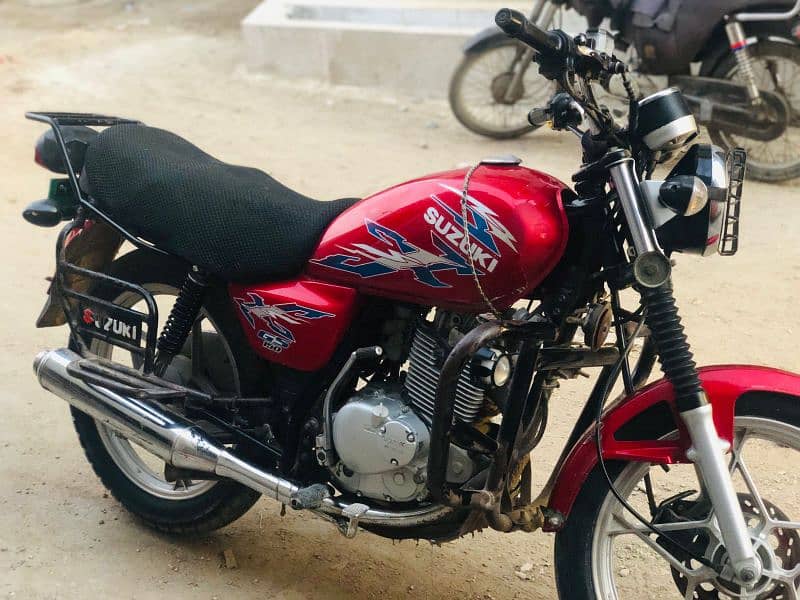 150cc Suzuki genuine condition with genuine side glasses 2022 model 1