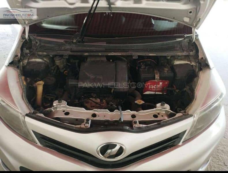 Toyota Vitz 2011 1