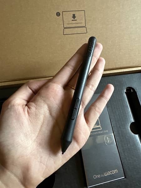 One by Wacom Graphic Tablet. CTL-672/KO-BX 7