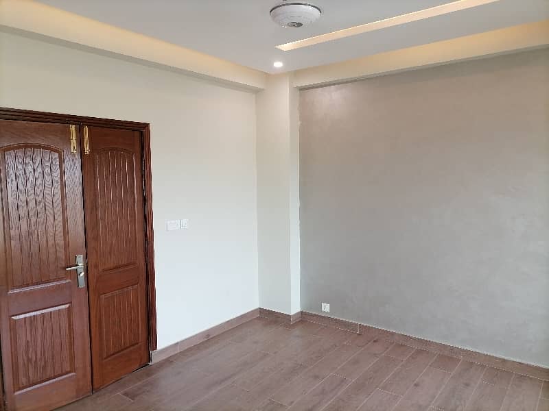 Good 10 Marla Flat For Rent In Askari 11 - Sector D 16