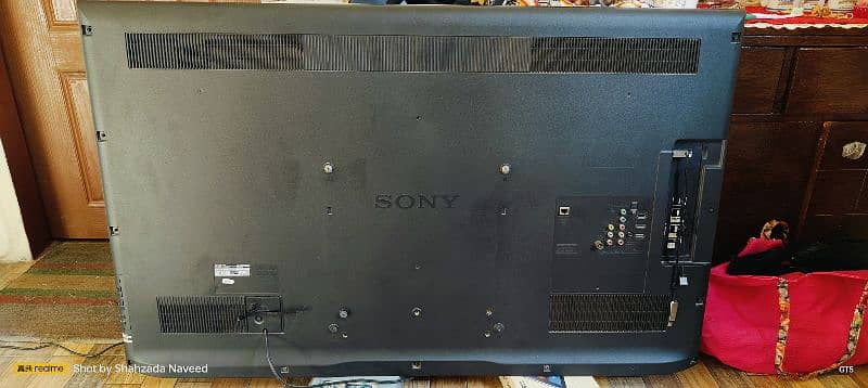 Sony Bravia (46 Inch) LCD For Sale 2