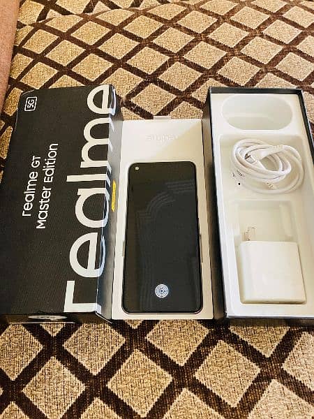 Realme GT master edition 8+8/128 with complete accessories 2