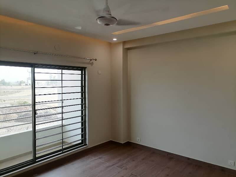 Good 10 Marla Flat For Rent In Askari 11 - Sector D 17