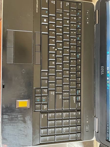 Dell Latitude E6540 1