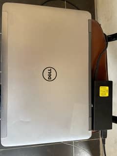 Dell Latitude E6540 0