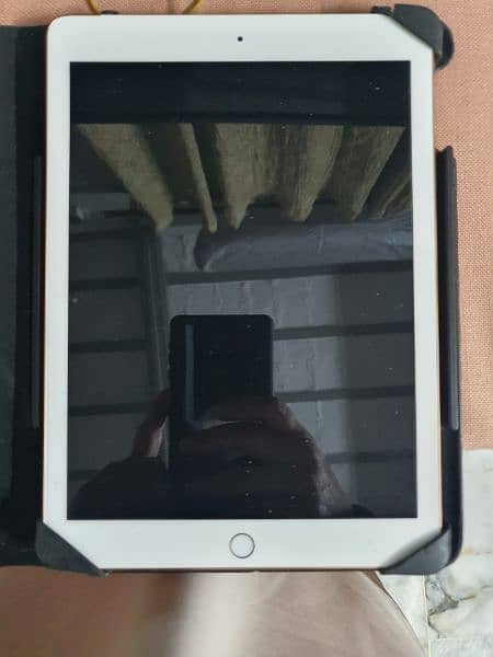 APPLE IPAD 6TH GENERATION 128GB CELLULAR NETWORK 2