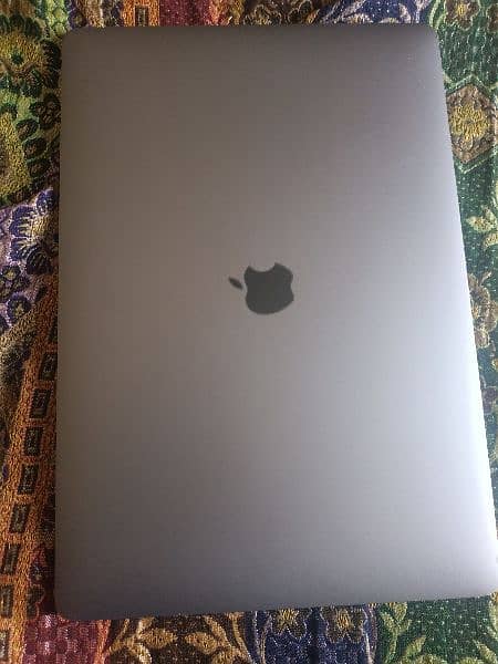 Mac Book pro 2018 15 inches 5