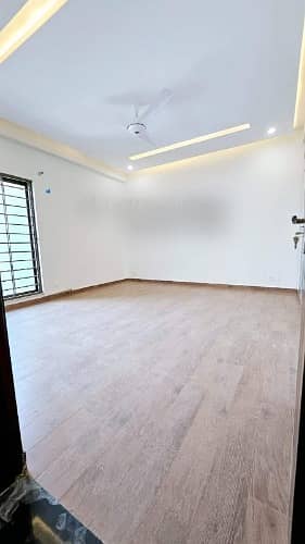 Askari 11 3 Bedroom Apartment Brand New Sector D 6