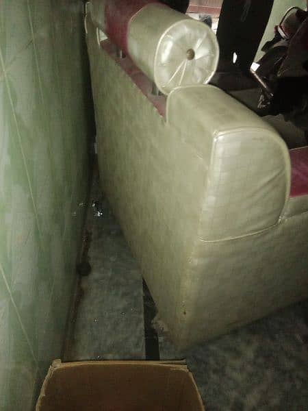 1 seater 2 ha sofa 4