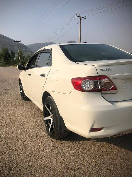 Toyota Corolla GLI 2011 3