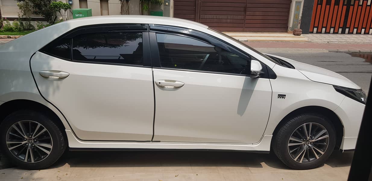 Toyota Corolla Altis 2022 1.6X 10