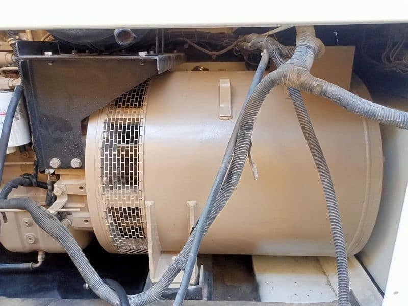 generator Cummins USA 300kva urgent sale 7