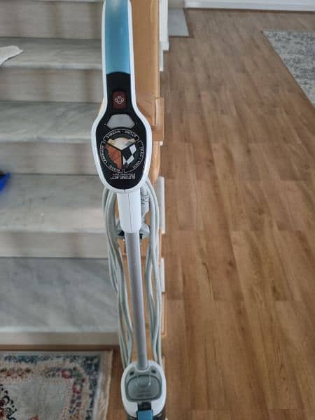 black and deker steam mop slighty used only condition 10/10 2