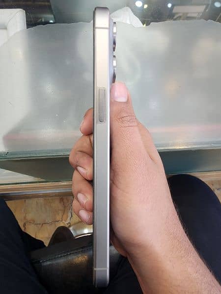 iPhone 15 pro max[hk] in fresh condition 3